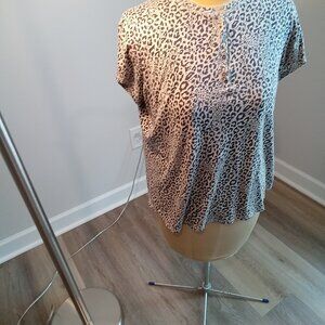 Liz Claiborne Plus Size 1X Cheetah Henly T- Shirt